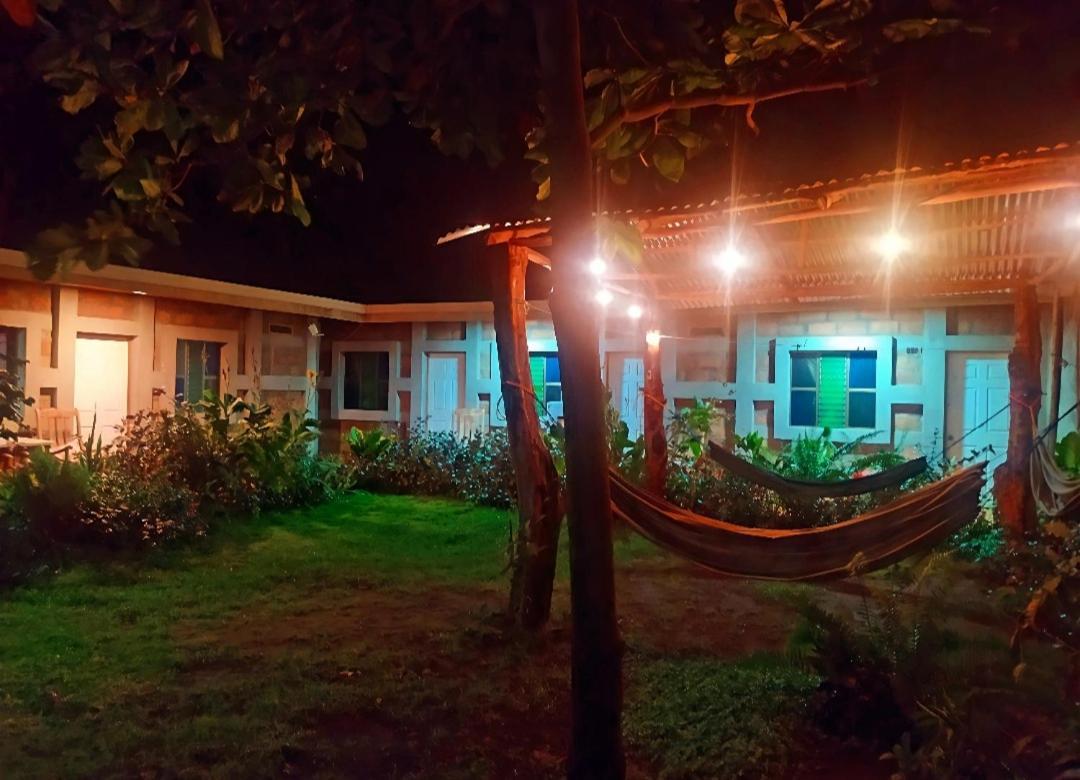 Rustic House Hostel Мойогалпа Екстер'єр фото
