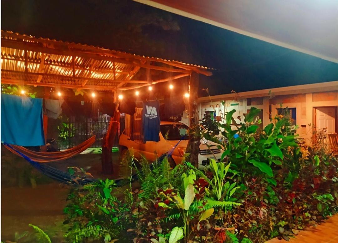 Rustic House Hostel Мойогалпа Екстер'єр фото