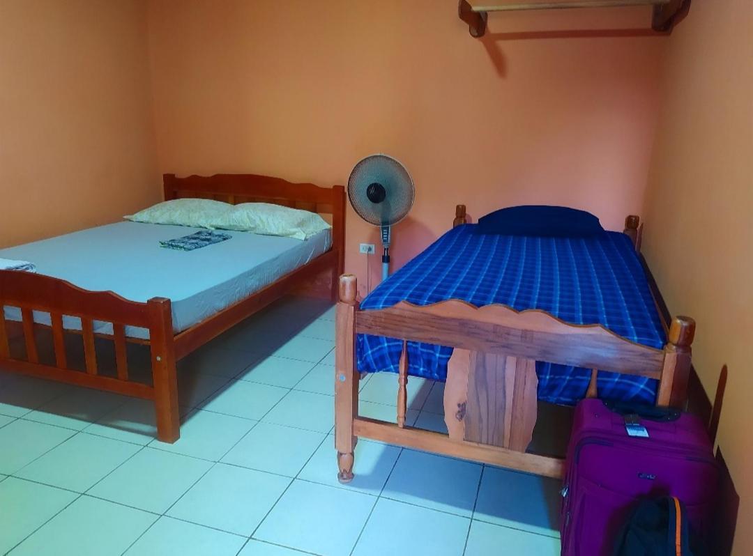 Rustic House Hostel Мойогалпа Екстер'єр фото