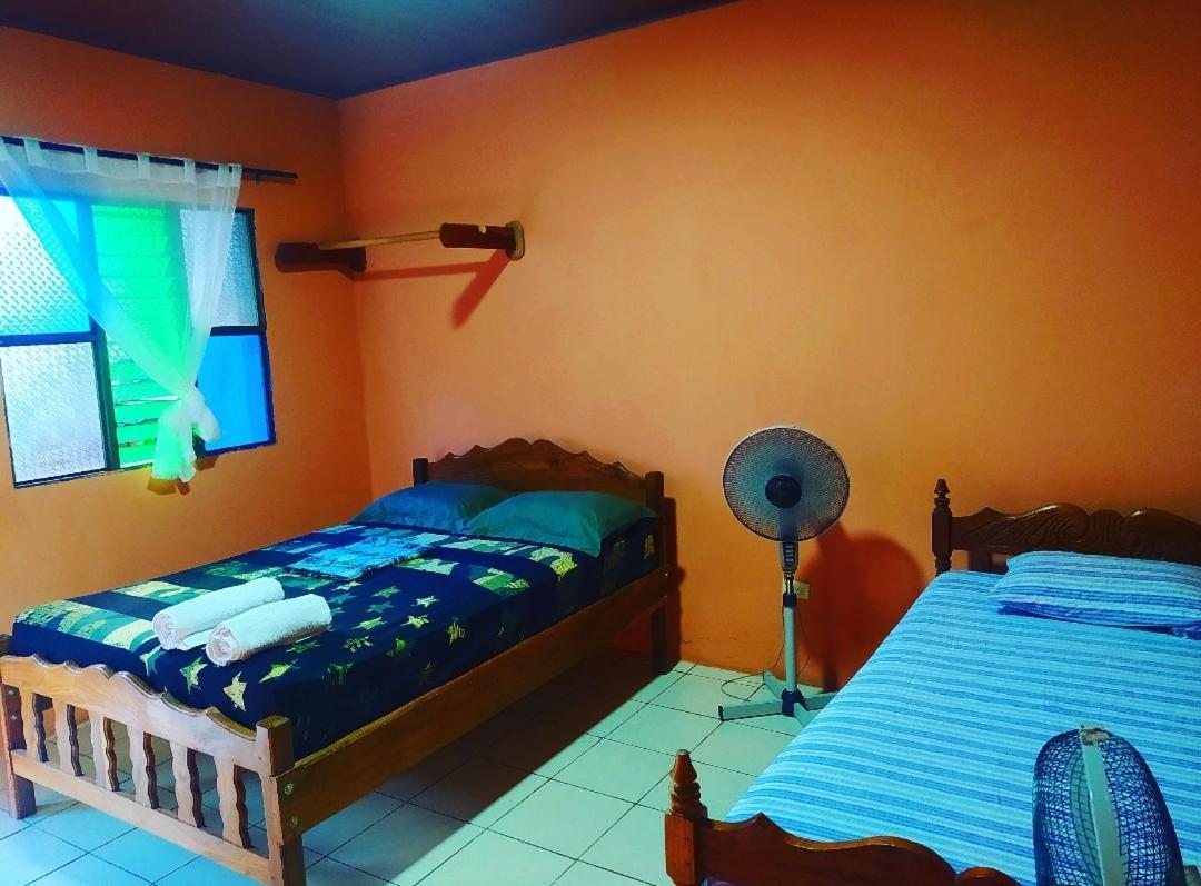 Rustic House Hostel Мойогалпа Екстер'єр фото