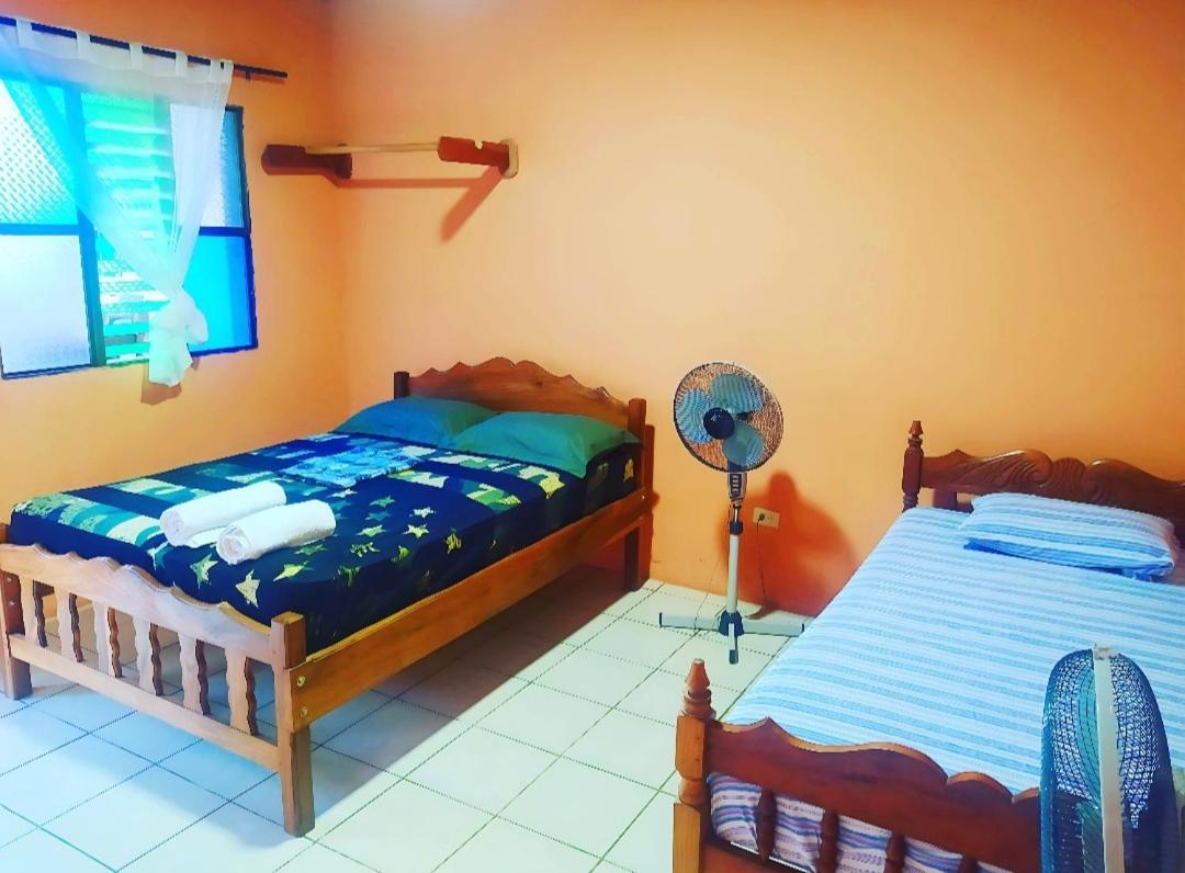 Rustic House Hostel Мойогалпа Екстер'єр фото
