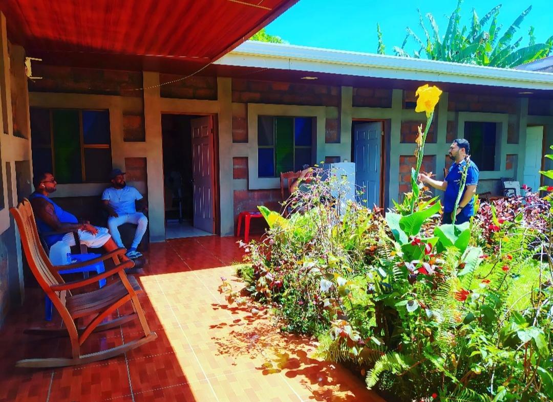 Rustic House Hostel Мойогалпа Екстер'єр фото